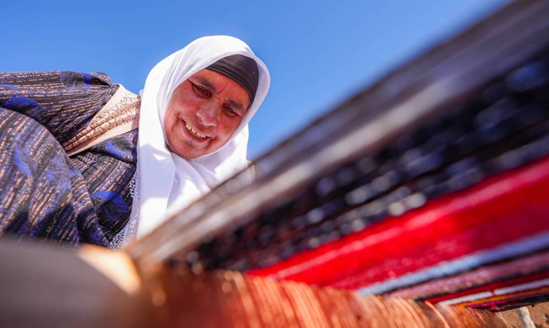 Diyarbakır’da asırlık yöntemle kilim dokuyor 3
